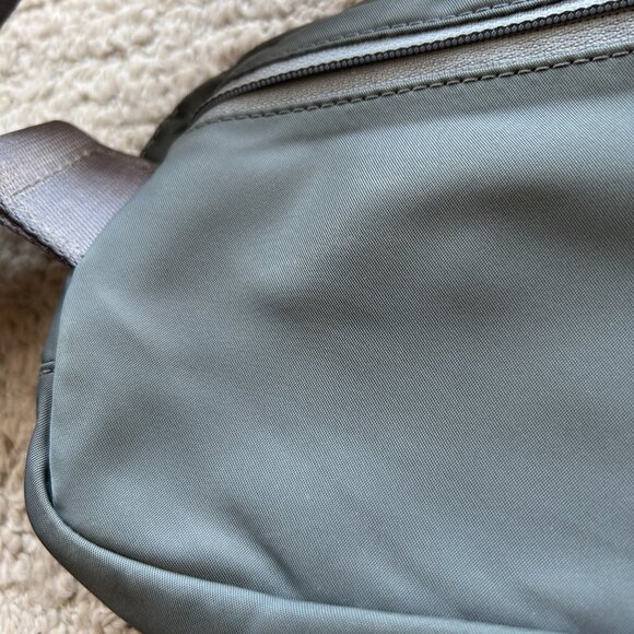 Lululemon OG Gray Belt Bag/Fanny Pack - Picture 4 of 6